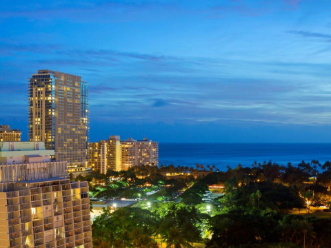 Romer Waikiki at The Ambassador
