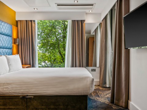 Roomzzz London Stratford