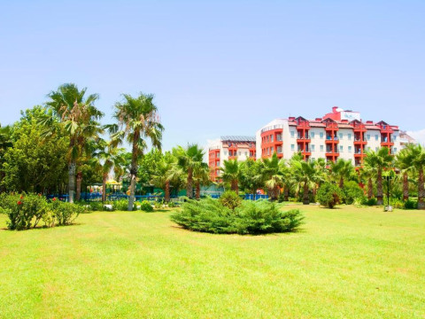 ROYAL ATLANTIS BEACH