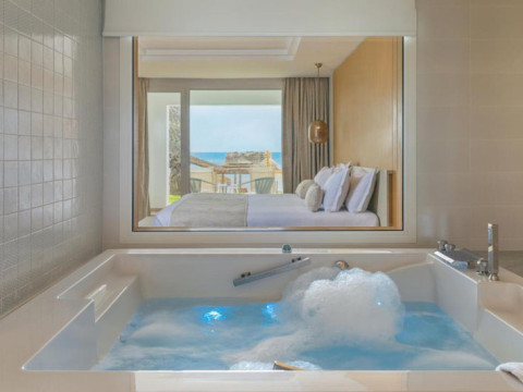 ROYAL AZUR