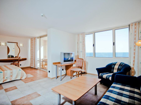 ROYAL BAY ELENITE