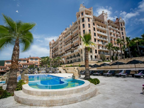 Royal Castle Design & SPA Hotel
