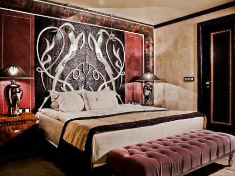 ROYAL CASTLE HOTEL