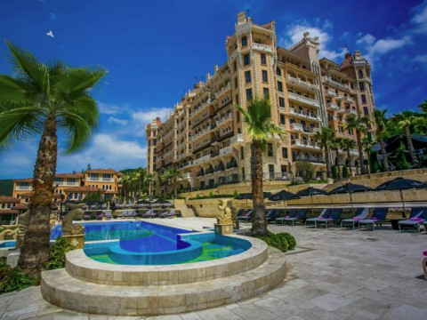 ROYAL CASTLE HOTEL