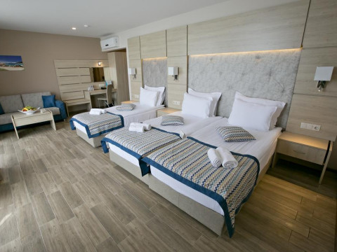 ROYAL GRAND HOTEL