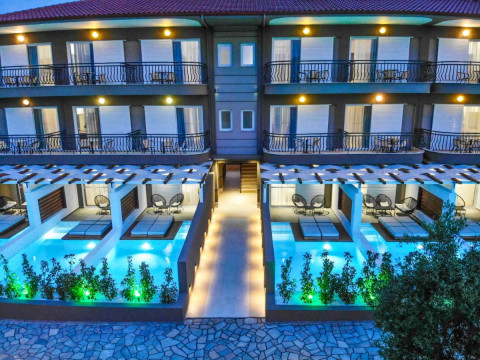 Royal Hotel Polichrono