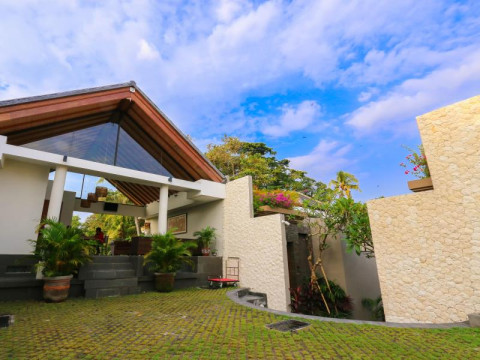 Royal Nyanyi Villa
