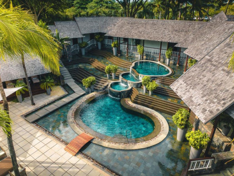 Royal Palm Beachcomber Luxury Resort
