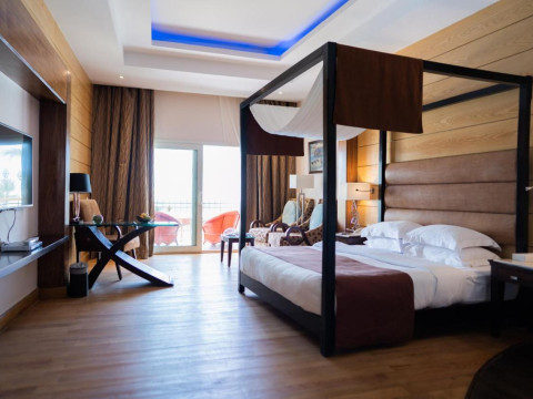 ROYAL SAVOY (ADULT ONLY)