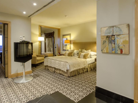 Royal Savoy Hotel