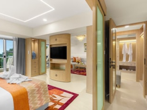 ROYAL WING SUITES & SPA