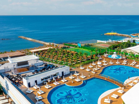 Rubi Platinum Sign Resort