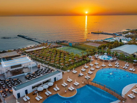 Rubi Platinum Sign Resort