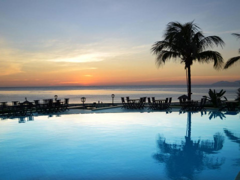 Sandy Beach Non Nuoc Resort