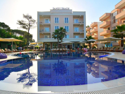 Hotel Sandy Beach Resort