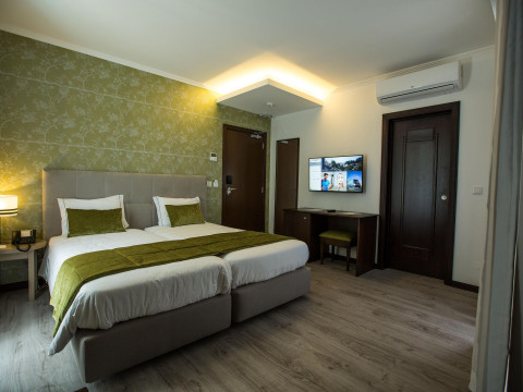 Santa Cruz Village Hotel
