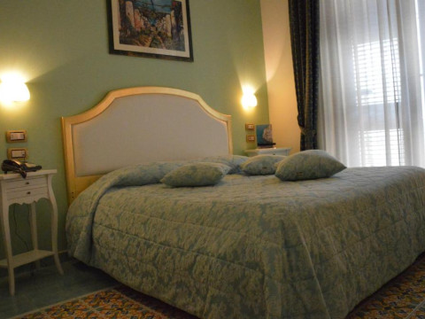 Santa Lucia Hotel