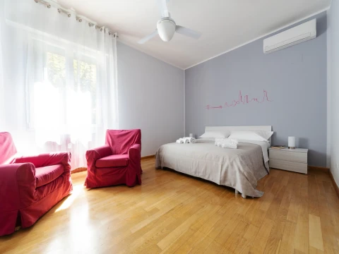Sant'Orsola Colorful Huge Apartment