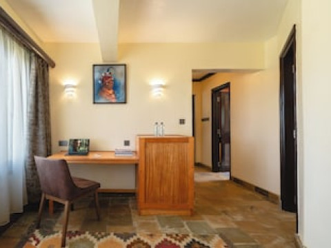 SAROVA SHABA LODGE