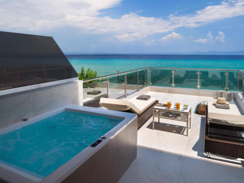 Sea Level Hotel