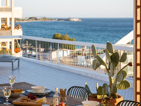 Sea View Beach Penthouse – Athens Coast