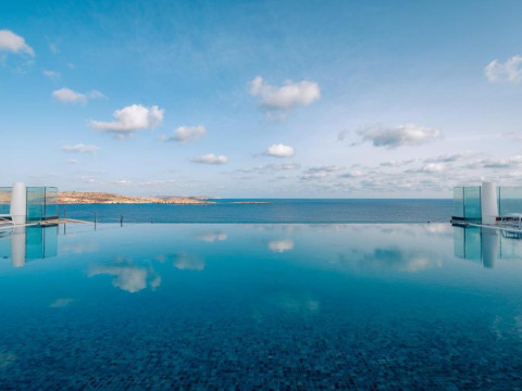 SeaView Hotel