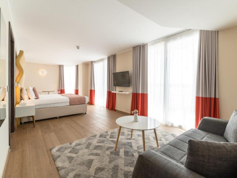 SeaView Hotel