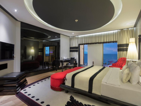 SELECTUM LUXURY RESORT