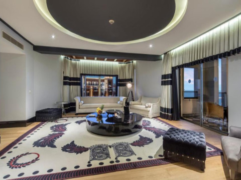 SELECTUM LUXURY RESORT