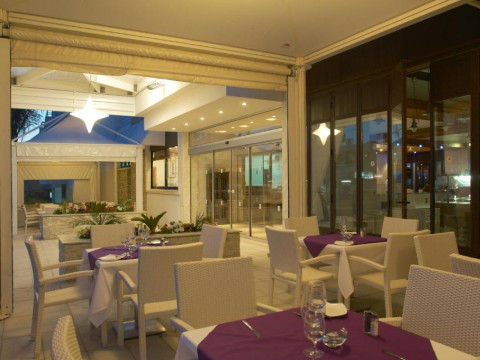 Senator Hotel Apartments - Adults Only