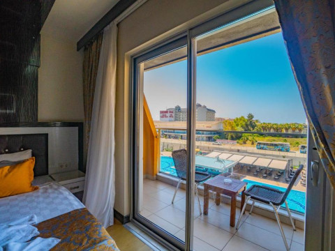 Senza Grand Santana Hotel
