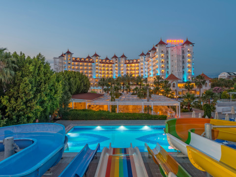 SERENIS HOTEL