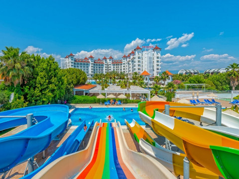SERENIS HOTEL