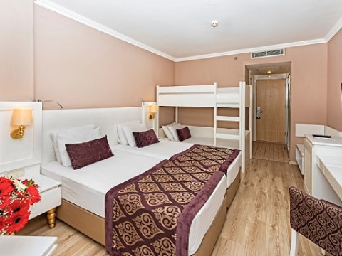 SERENIS HOTEL