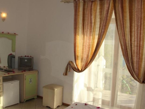 Cabana Neagra (Izvorul Muresului)