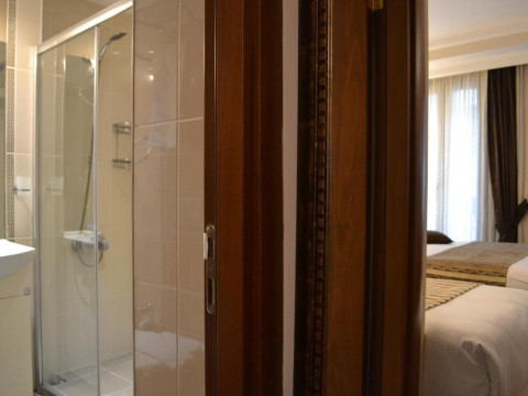 Seven Days Hotel