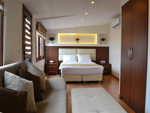Seven Days Hotel