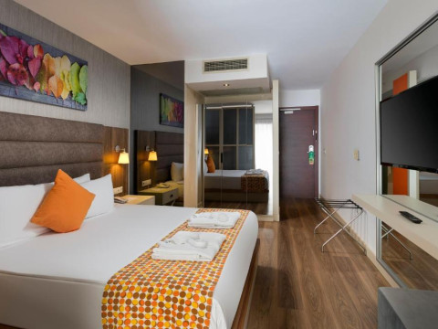 SEVEN SEAS HOTEL BLUE