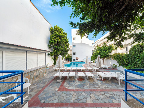 Iro Hotel