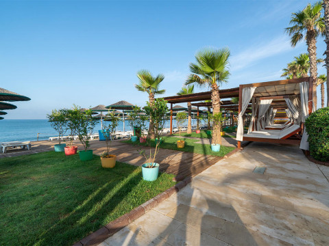 SIAM ELEGANCE HOTELS & SPA WINTER