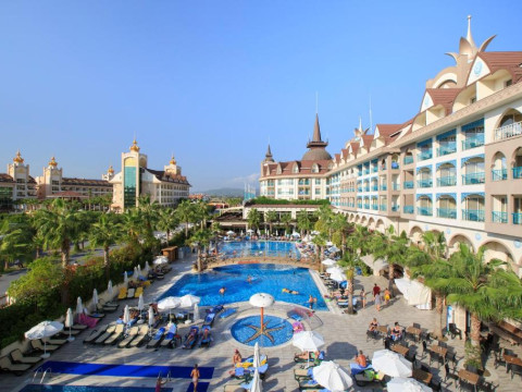 Hotel Side Crown Palace