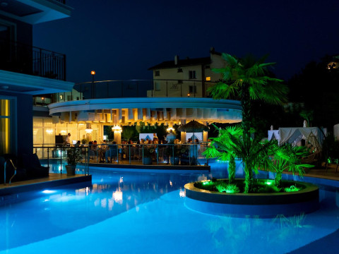 SIENA PREMIUM RETREAT
