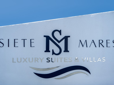 Siete Mares Luxury Suites Santorini