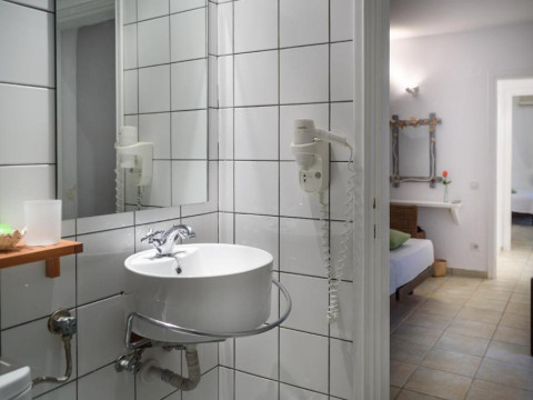 Skiathos Holidays Suites & Villas