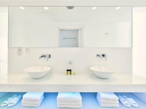 So White Club Resort