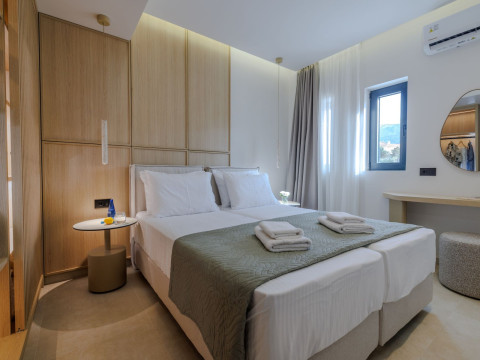 SOKRATIS LOCOLUX VILLAS& SUITES