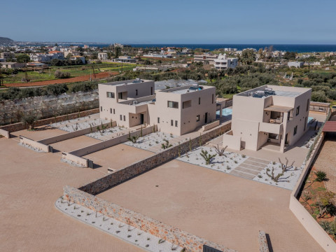 SOKRATIS LOCOLUX VILLAS& SUITES