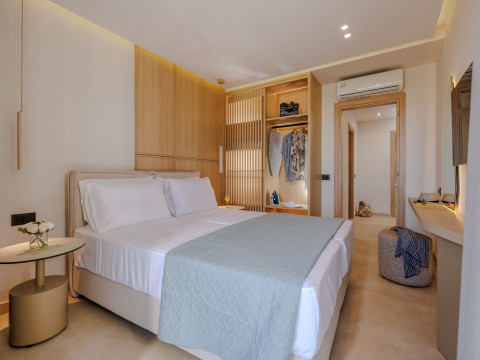 SOKRATIS LOCOLUX VILLAS& SUITES