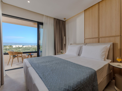SOKRATIS LOCOLUX VILLAS& SUITES