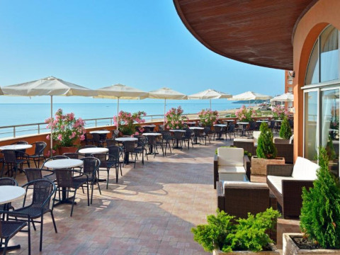 Sol Luna Bay Resort